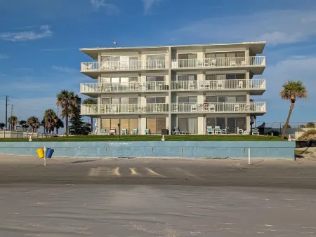 Ocean Reef # 311 Right On The Beach! Breathtaking Views All Around! Отели в г. Нью Смирна Бич