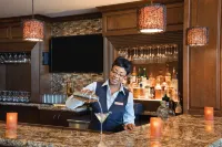 Embassy Suites by Hilton Savannah Historic District - bar