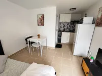 One-storey studio with free parking Hotels in Le Passage