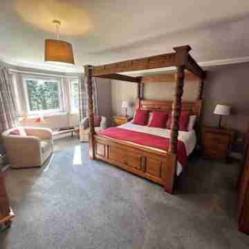 Luxury Scottish Highland Country House with large private gardens by Inverness Rooms