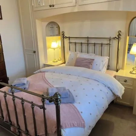 Cosy home in quiet cul-de-sac. Private fenced garden and free parking.