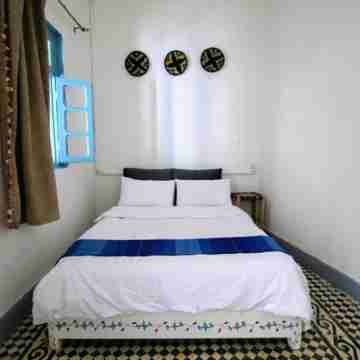 Charming apartment in the heart of the old city near the beach Rooms