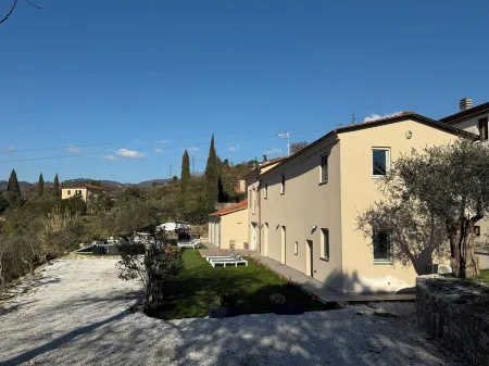 Swimming pool,Sauna,Jacuzzi,Barbecue,A/C,Billiards,WiFi,5minutes from the sea and downtown Отели в г. Sarzana