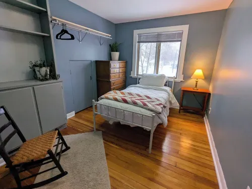 Charming 3-bedroom 2-bath Cottage in Downtown Midland