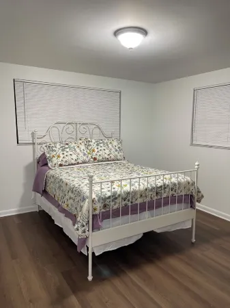 Lovely 2-bedroom apartment in brilliant Tampa with WiFi, AC