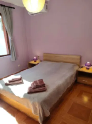 Cozy 1-bedroom Apartment with Pool