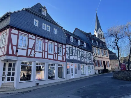 A Beautiful Vacation Home with Garden, Terrace and Parking, (1 to 6 Pers