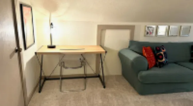 Rock & Roll Suite CLE - 1 Bedroom / 1 bathroom near Downtown Cleveland, OH 謝克海茨酒店