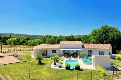 Modern Villa with Pool & Vineyard Views – Heart of Provence Các khách sạn ở Le Puy-Sainte-Reparade