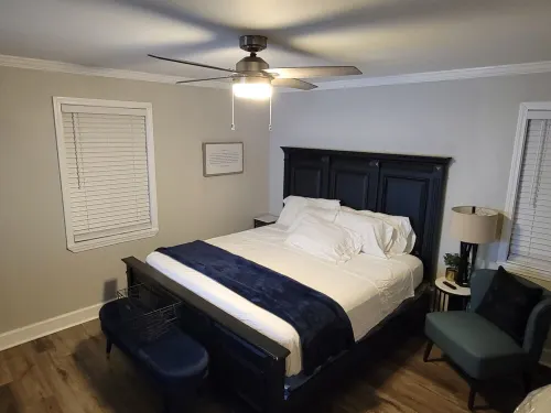 Charming 3-bedroom house with AC, WiFi in fabulous Mobile