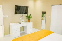 Cozy Luxury Hideaway With Free Wifi,Parking,Swimming Pool&Jacuzzi Near Negril 1b Hotels in 