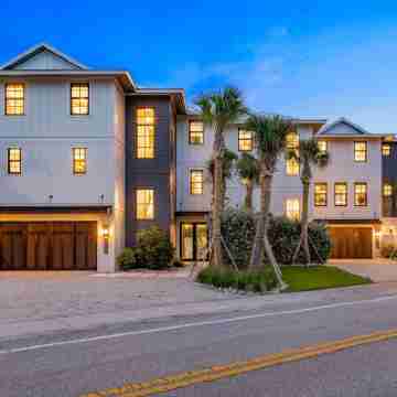Crescent Beach House Hotel Exterior
