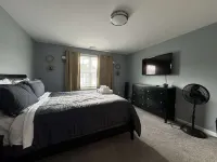 Spacious 3-bedroom Apartment Near School! Hotels in Bristol