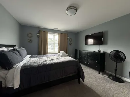 Spacious 3-bedroom Apartment Near School! Отели рядом с достопримечательностью «Публичная библиотека Бристол»