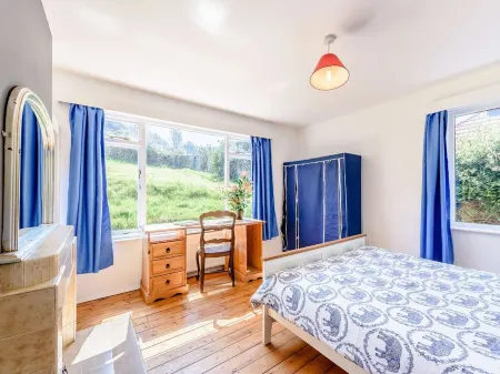 Huge 6 bedroom house, near beach, cliffs & Old Town, 180 square meters