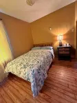 Dixon hideaway. 2BR comfy house with fenced yard Hotels in Lee County