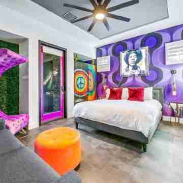 Back Stage Villa,  A Tribute 2 Rock Icons & Their Timeless Souls 7Brm 6 Btrm Rooms