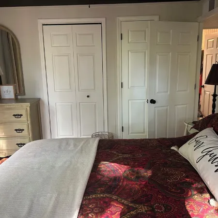 "PEACE IN A POD" CHARMING 2-Bdrm cabin right in the middle of Big Canoe!