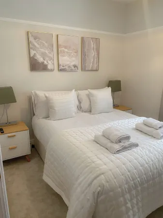 3-bed Victorian Townhouse - Garden, Free Parking