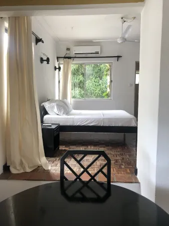 1 bedroom few steps from the beach Отели в г. Мсамбуэни