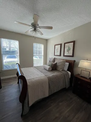 Corporate Fully Furnished 2 br/2ba Apt with sunroom in Alpharetta