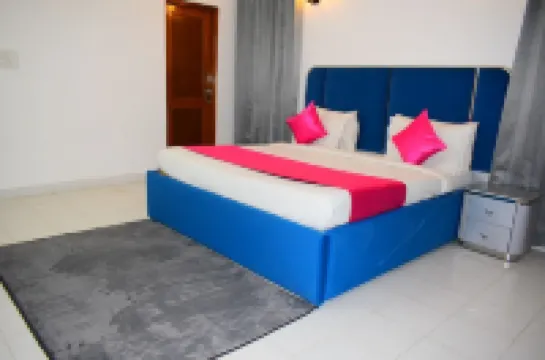 Entire 3BHK Duplex Villa Golf Course Road