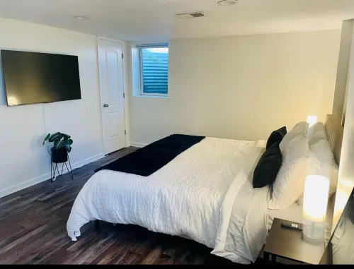 Spacious 3 bed & 2 full bath in Indy. Central location + outdoor amenities