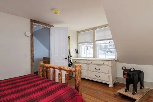 Historic 1843 4+ bedroom house in Belmont next to Okemo and VAST, Gigabit Wifi