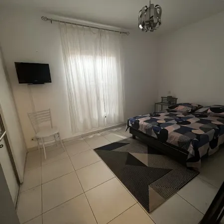 Apparently exceptional 105m2 terrace 35m2 100m from the port