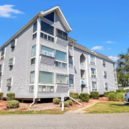 Oceans Bliss coastal retreat! 2-bedroom condo in Myrtle Beach with 2 pools!