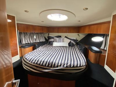 Private Luxury Yacht Sunseeker 60ft UP TO 20 pax Price x 4 Hours