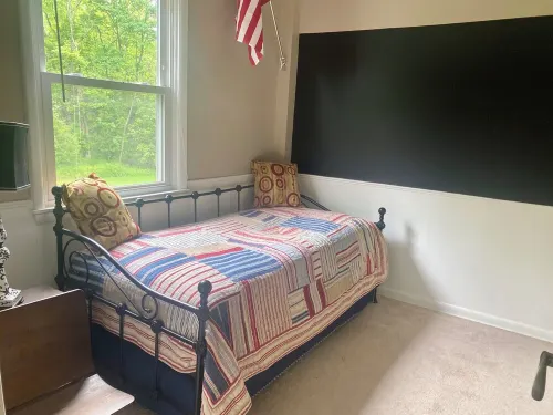 Historic Schoolhouse - Private Yet Central minutes from 480 and the Turnpike Hotels in Streetsboro