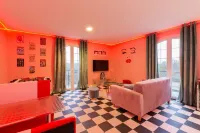 Marilyn Monroe Suite - 4P with Private Jacuzzi Hotels in Coupvray