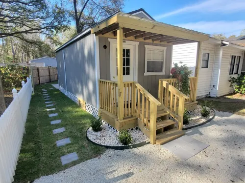 Cozy cottage in enjoyable Murrells Inlet with WiFi, AC