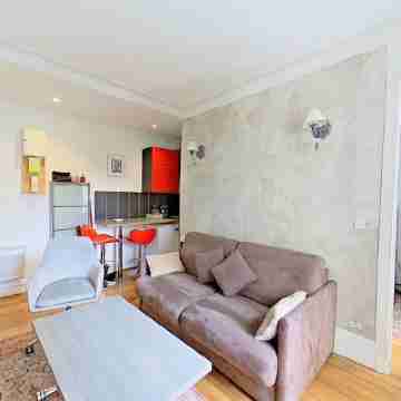 Spacious flat, sleeps 3, 20 min from Eiffel Tower, in the 15th arrondissement Others