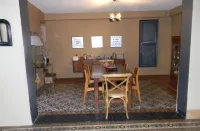 A COUNTRY HOUSE IN THE CENTER OF TOWN Hotels in Colomiers