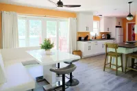 The Fairway Villa on the Green and ONLY 4 MINUTES TO TOWN!! 웨스트 브랜치 타운쉽 호텔