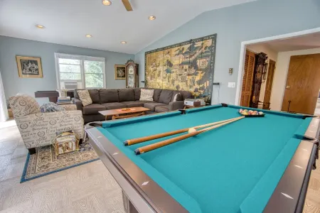 Catskills Getaway: 3BR Retreat w/ Media Room, Near Casino, Bethel Woods & More!