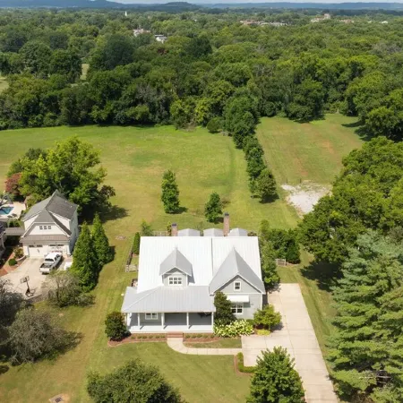 The Parkview: 4,120 SF Luxe - 3-min to DT Franklin