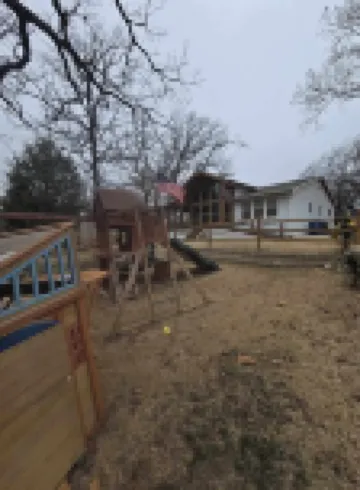 3-bedroom cozy relaxing home in Gun Barrel City with lots of amenities!