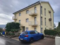 Big Sea View apartment within walking distance of the old town, beach and shops Hotels in Krk