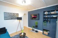 Prettide Suite- 1 free parking Hotels in Gillingham