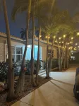 New! Charming 3-bed modern beach house with beautiful garden Hotels in Surfside