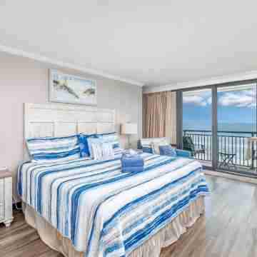 Oceanfront King Suite - Fabulous Views - King Bed - Indoor and Outdoor pools Rooms