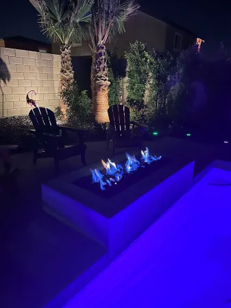 Spacious 5-bedroom house with AC, WiFi and beautiful pool in fantastic Coachella