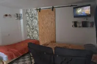 L'Olivier: 5 Min from the Sea, an Enclosed Terrace on the Edge of the Forest.