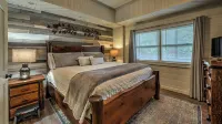 "A Point of View" - Cozy Cabin. Long Range View. All paved roads.