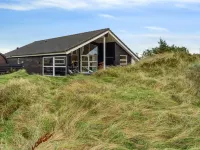 "Bruni" - 400m from the Sea Hotels in Frøstrup