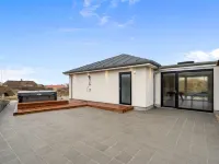 "Annelouise" - 100m from the Sea - Hot Tub