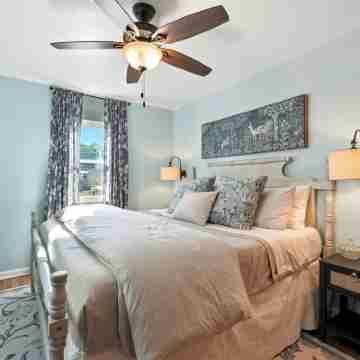 Adorable, Peaceful Retreat In Premier Fort Wayne Location, Sycamore House Rooms